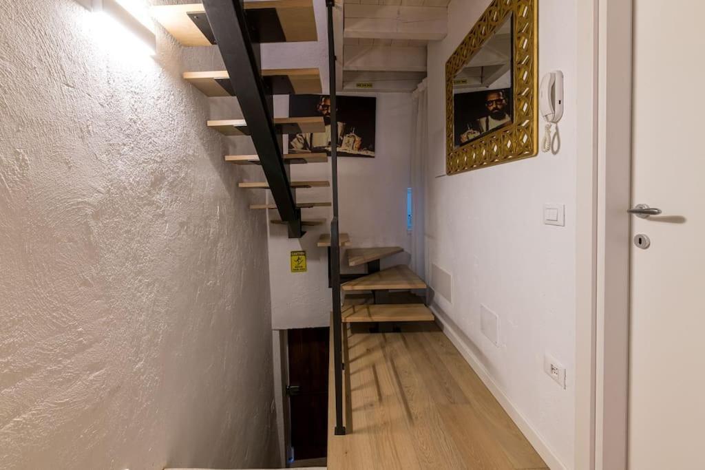 Piero Dry Gin Apartment