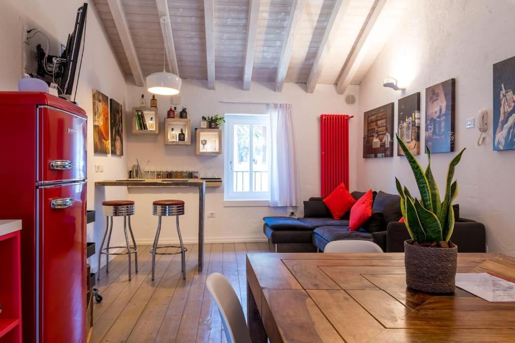 Piero Dry Gin Apartment *
